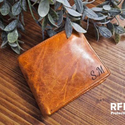 Custom engraved genuine leather men's wallets with RFID - customised leather wallet | personalized leather wallet - Available in Tan / Black