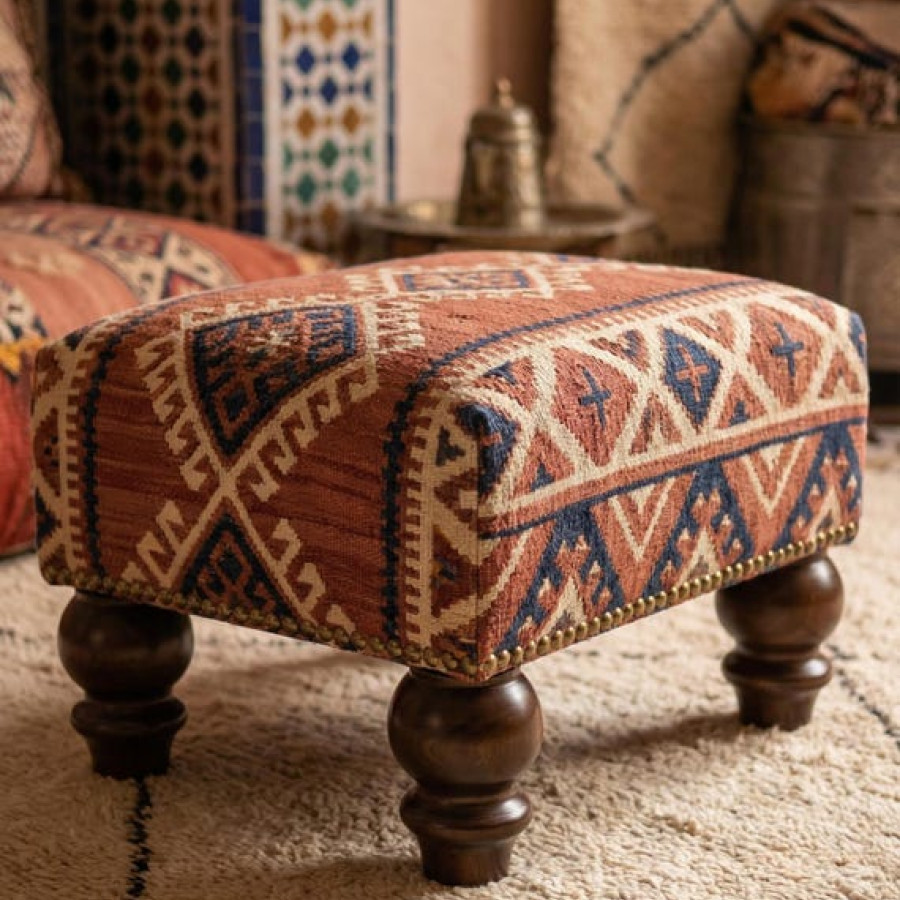 Set of 4 Round Walnut Furniture Legs for Footstools, Cabinets, Ottomans and Chairs 2